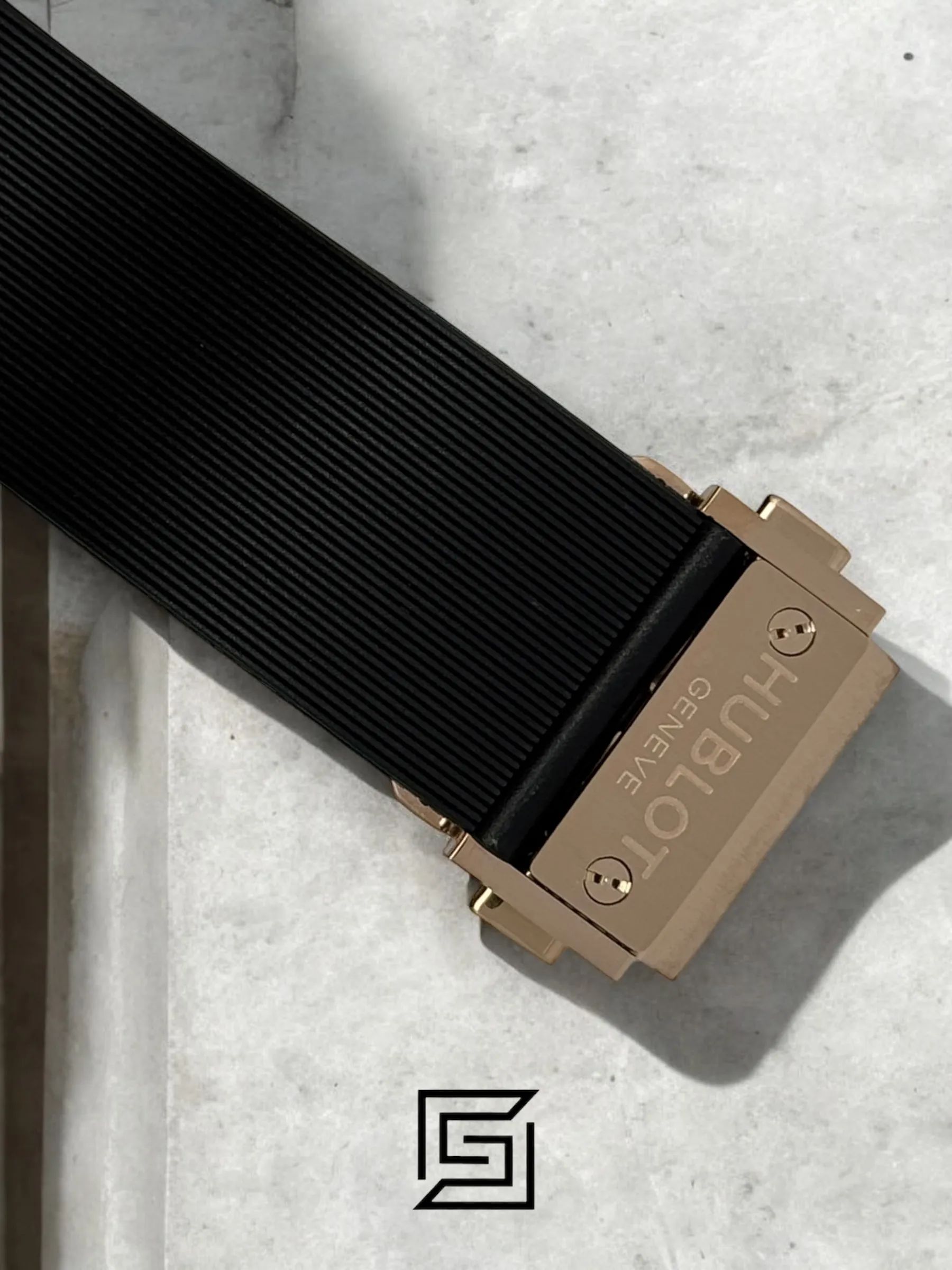 Men,Watches watches HUBLOT CLASSIC NEW - Black Rubber Band - Black Dial - Rose Body Hublot