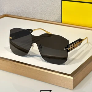 Sunglasses,Women FENDI FE40067 Sunglasses For Women Fendi