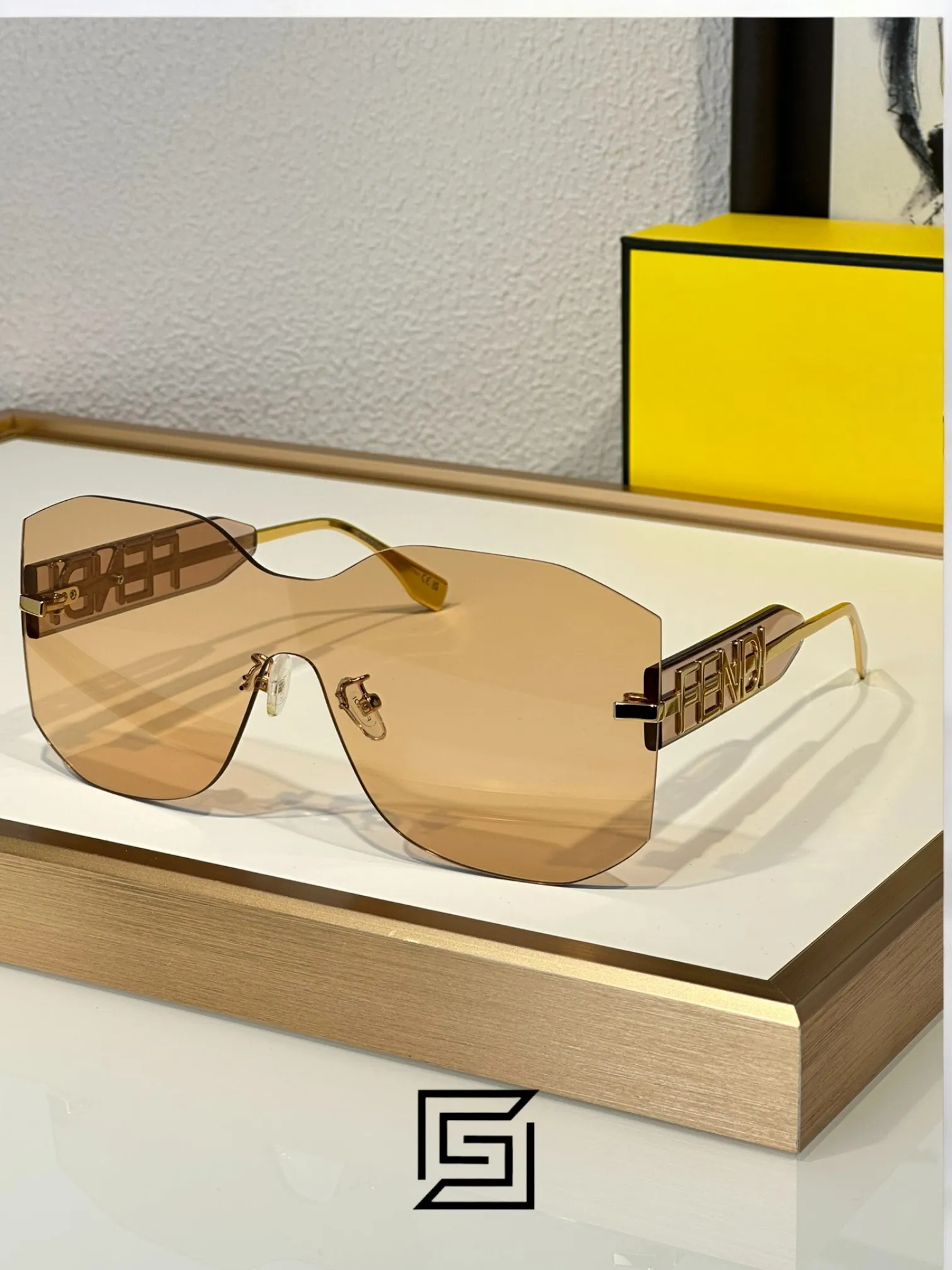 Sunglasses,Women FENDI FE40067 Sunglasses For Women Fendi