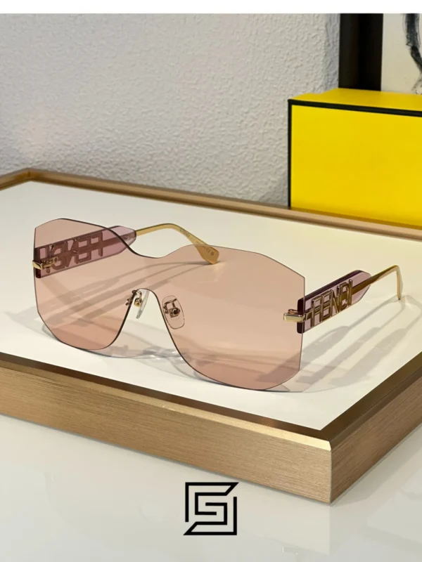 Sunglasses,Women FENDI FE40067 Sunglasses For Women Fendi