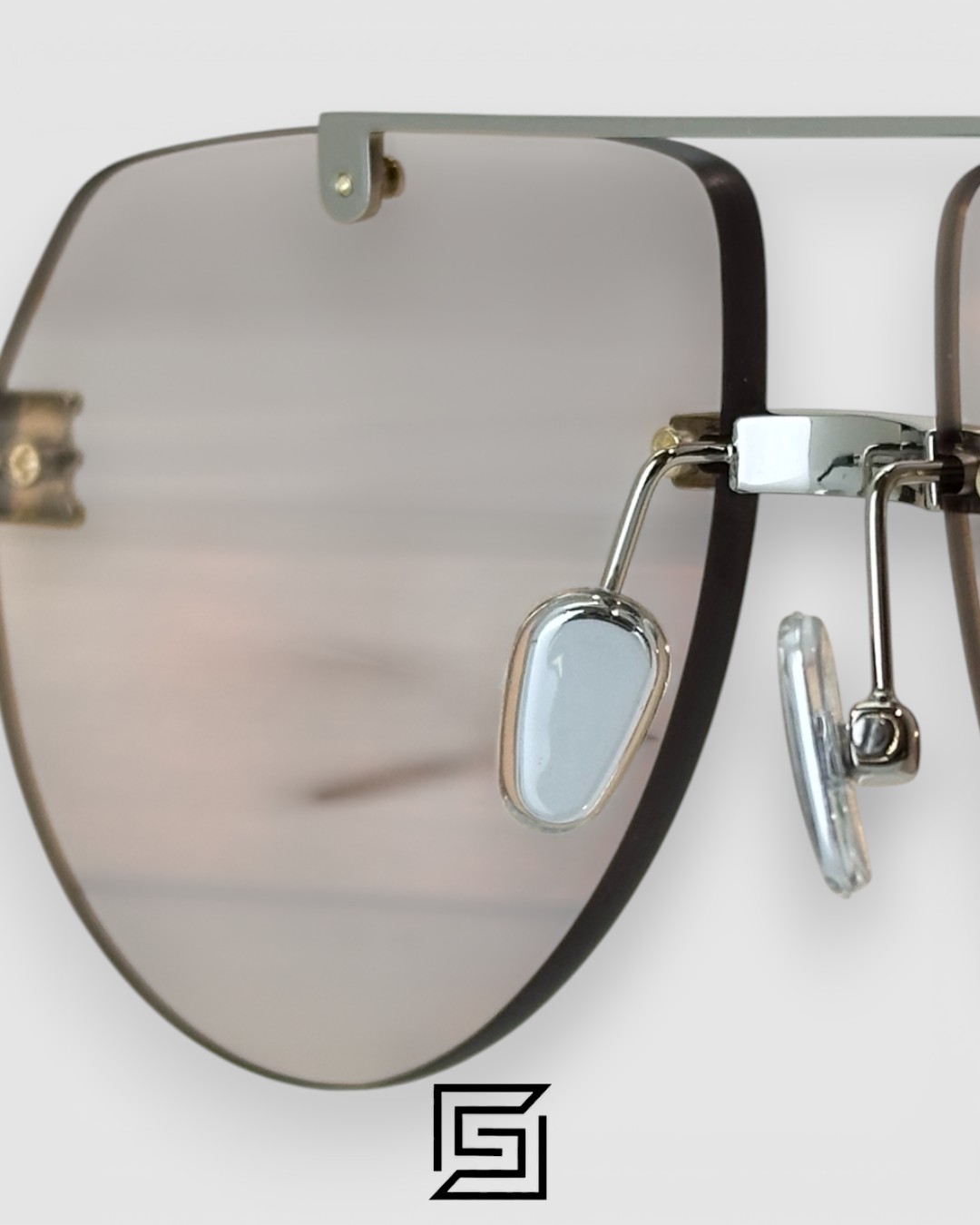 ⁦Bottega Veneta BV1342 002 Light Honey Lenses and Silver x Gold Frame Luxury Aviator Sunglasses⁩ - الصورة ⁦5⁩