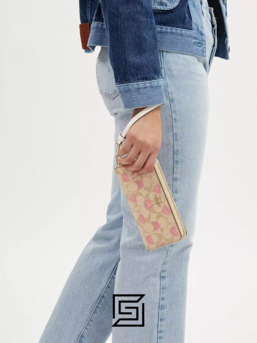 Long Zip Around Wallet In Signature Canvas With Heart Print Style No. CQ147 - Image 4