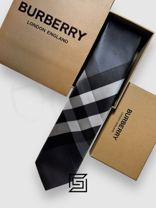 Burberry - Black Traditional Pattern