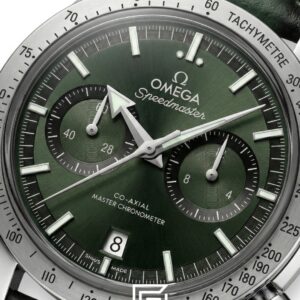 ⁦Omega Speedmaster Moonwatch – Green Dial & Leather Strap⁩ - الصورة ⁦2⁩