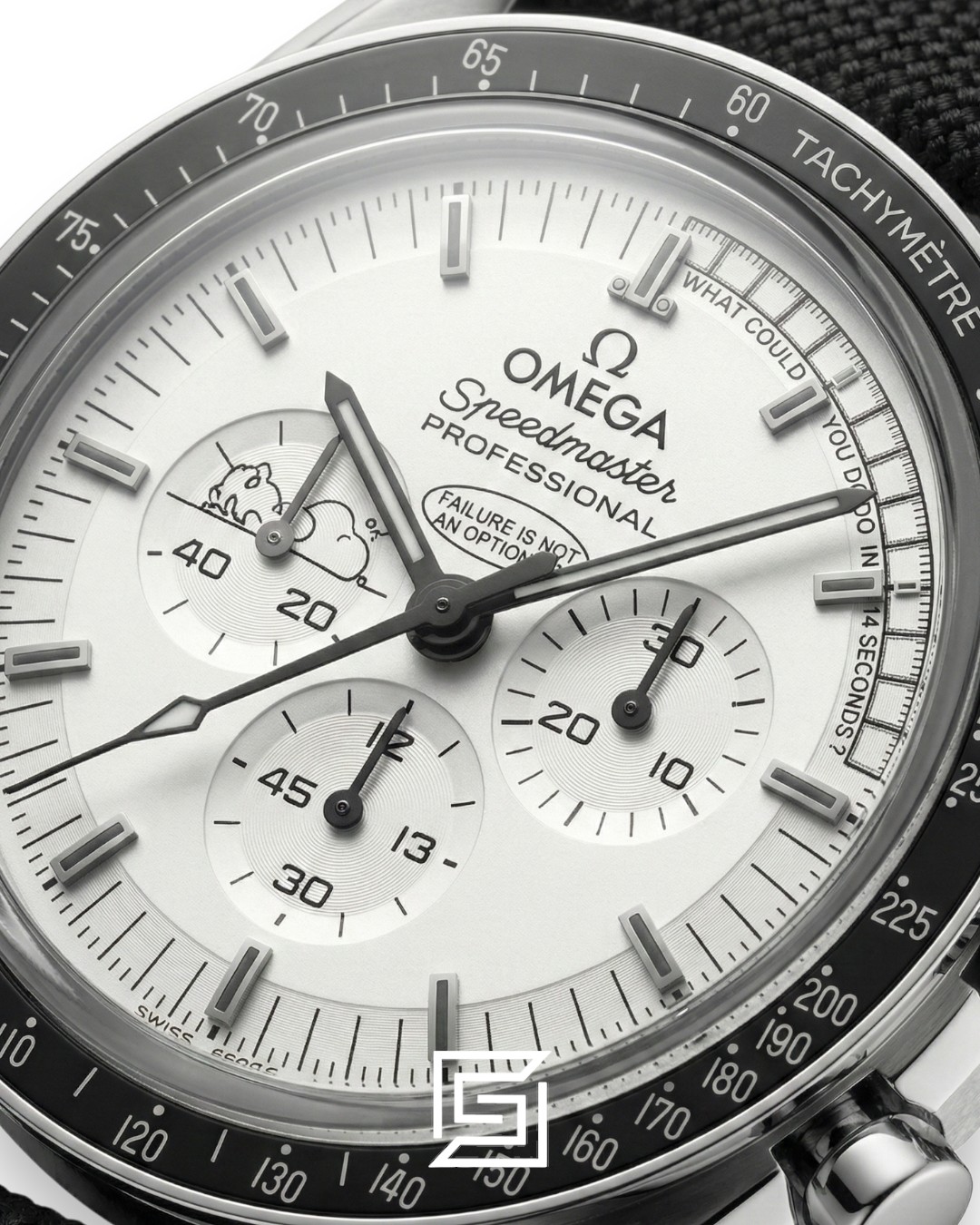 ⁦Omega Speedmaster 'Silver Snoopy' Tribute – White Dial & Nylon Strap⁩ - الصورة ⁦2⁩
