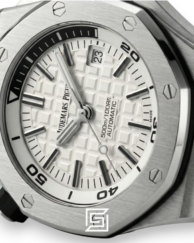 Audemars Piguet Royal Oak Offshore Diver White – Stainless Steel – Automatic