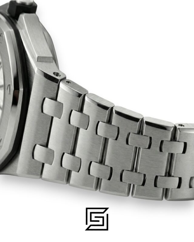 Audemars Piguet Royal Oak Offshore Diver White – Stainless Steel – Automatic