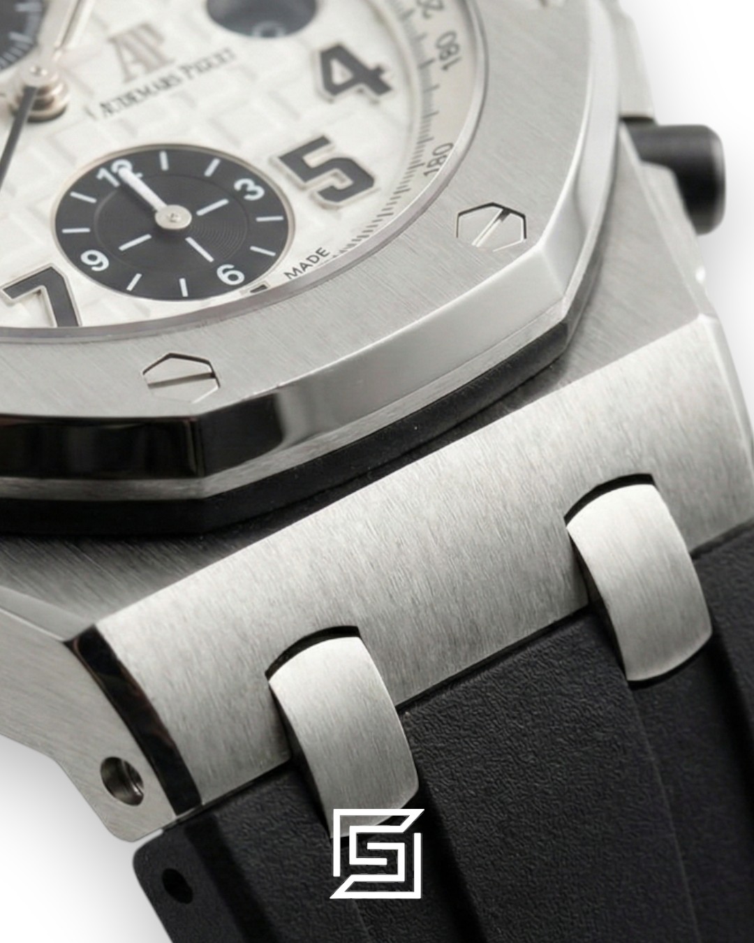 ⁦Audemars Piguet Royal Oak Offshore Chronograph "Panda" White Dial Automatic - 42mm⁩ - الصورة ⁦3⁩