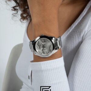 ⁦GUESS Ladies SILVER Tone Analog Watch GW0606L1⁩ - الصورة ⁦7⁩