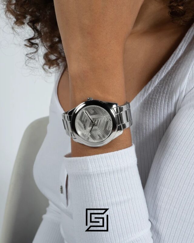 GUESS Ladies SILVER Tone Analog Watch GW0606L1