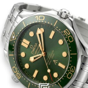 ⁦Omega Seamaster 007 Edition – Bond Style – Green Dial – Automatic (42mm)⁩ - الصورة ⁦2⁩