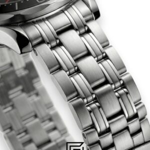 ⁦Omega Seamaster Professional Diver 300M – 50th Anniversary "James Bond" – Black Dial (41mm)⁩ - الصورة ⁦3⁩