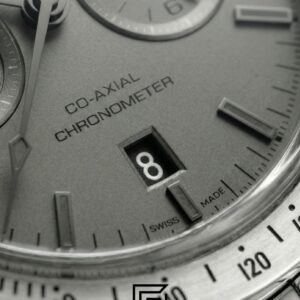 ⁦Omega Speedmaster Dark Side of the Moon – Dark Grey Dial & Stainless Steel⁩ - الصورة ⁦2⁩