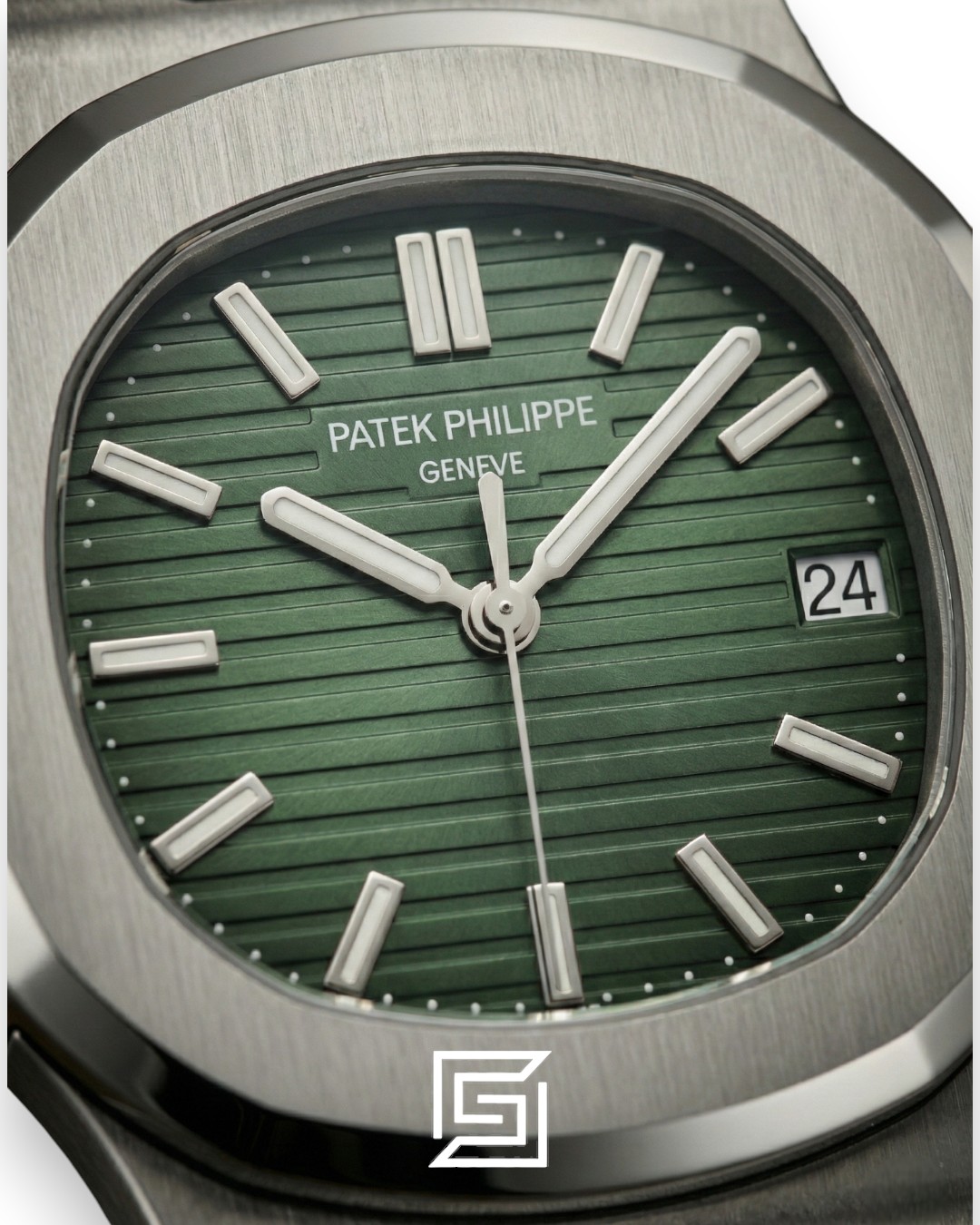 ⁦Patek Philippe Nautilus – Green Dial – Black Rubber Strap – Japanese Automatic⁩ - الصورة ⁦2⁩