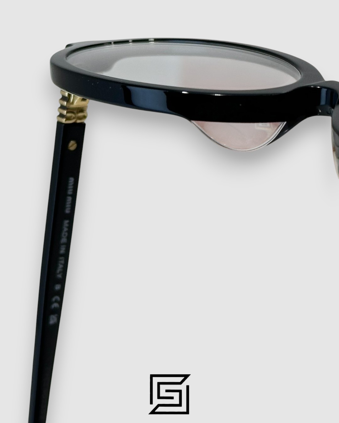⁦Miu Miu SMU04Z Black Frame Gold LogoOptical Glasses⁩ - الصورة ⁦7⁩