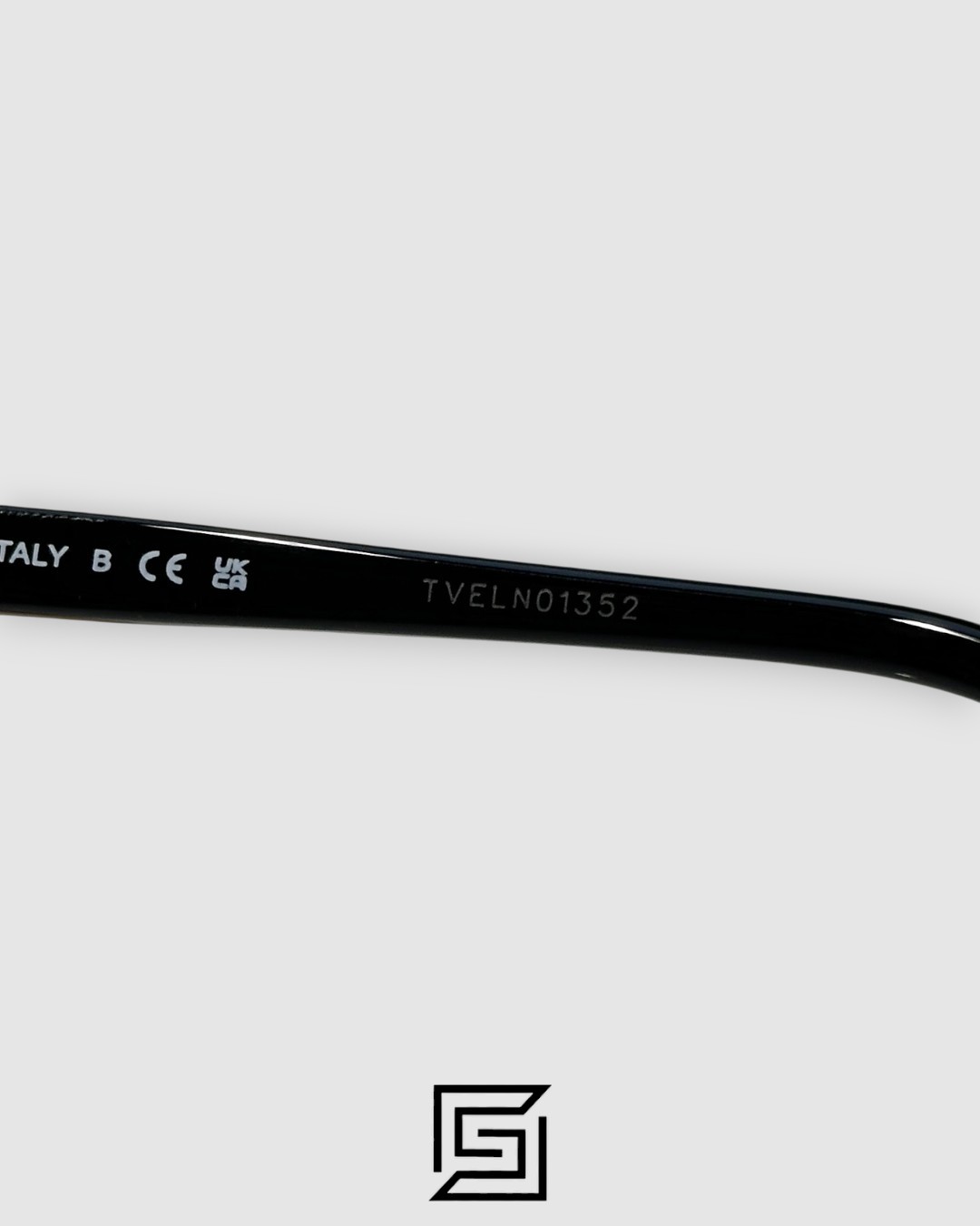 ⁦Miu Miu SMU04Z Black Frame Gold LogoOptical Glasses⁩ - الصورة ⁦8⁩